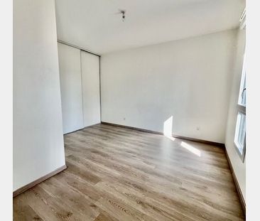 Location Appartement P2 RESIDENCE CELIAN Troyes - Photo 2