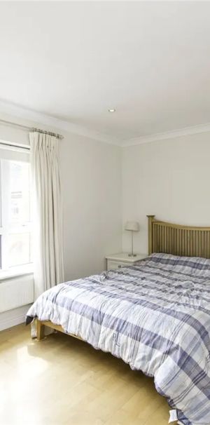 1 bedroom flat in Chiswick - Photo 1