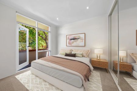 Stylishly Renovated, Light-Filled Residence with Captivating Ocean & District Views - Photo 2