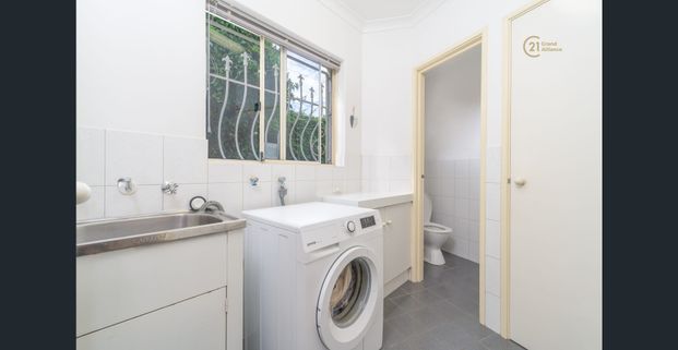 HOME WITH A POOL!!!!! - $800 per week - Photo 1