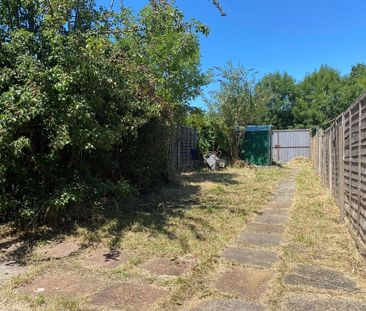 4 bedroom semi-detached house to rent - Photo 1