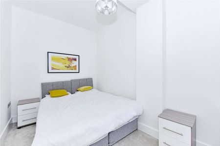 Exceptionally presented one bedroom apartment to rent in this 'Georgian' building in the centre of Reading with parking. - Photo 2