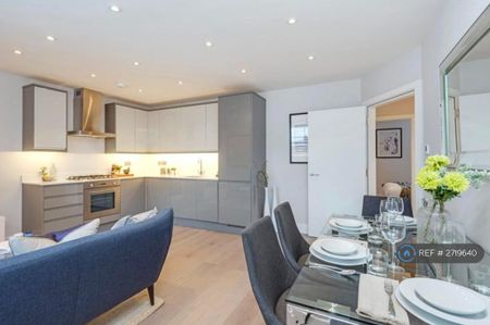 2 bedroom flat to rent - Photo 2