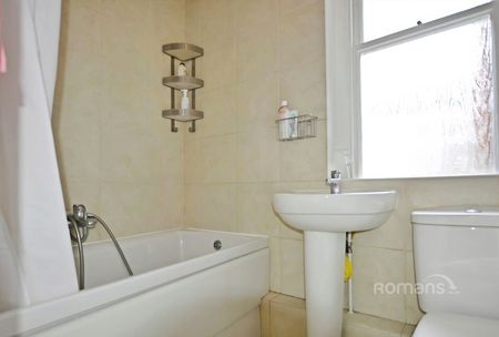 3 bedroom apartment to rent - Photo 5