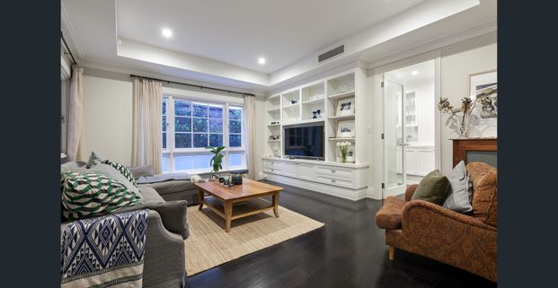 Luxury beachside living - Photo 1