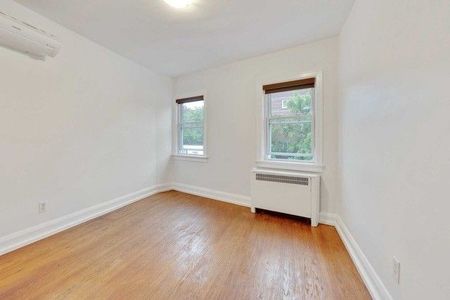 For Lease - 864 Millwood Road Unit# 2nd Floor, Toronto, Ontario - Photo 4