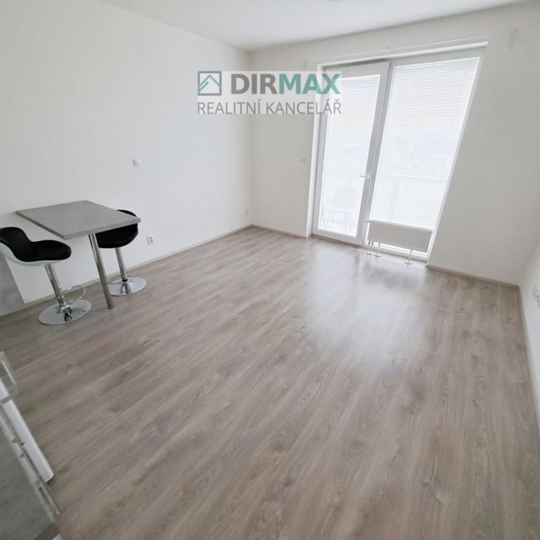 Pronájem bytu 1+kk 32 m2 - Photo 1