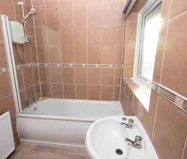 2 bedroom semi-detached house to rent - Photo 5