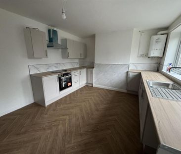 3 bedroom end of terrace house to rent - Photo 5