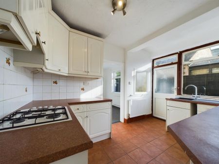 2 bedroom semi-detached house to rent - Photo 5