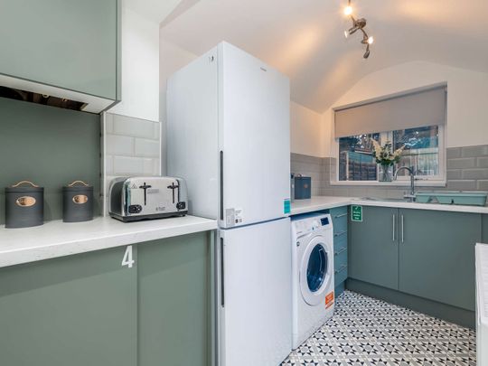 🏡 A Hidden Gem in Hinckley – Your New Home Base Awaits! - Photo 1