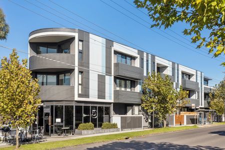 Register to Inspect / Contemporary 1-Bedroom Apartment with Secure Parking & Private Balcony – Lifestyle Meets Convenience - Photo 4