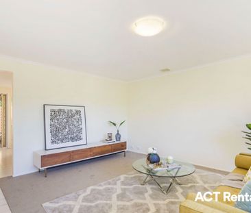 1/2 Earle Place, Page ACT 2614 - Townhouse For Rent | Domain - Photo 5