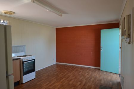 UNIT 9 PALM LODGE - 9/5 Dennis Street, Port Augusta SA 5700 - Photo 4