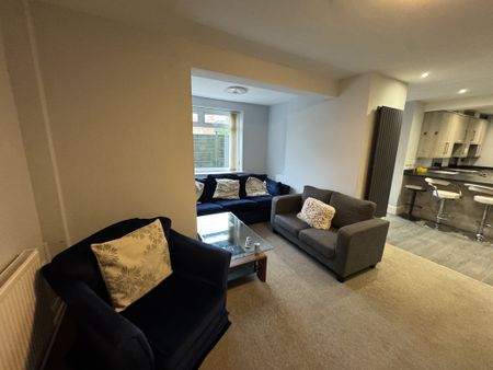 East Parade, Heworth - P10537 - Photo 3