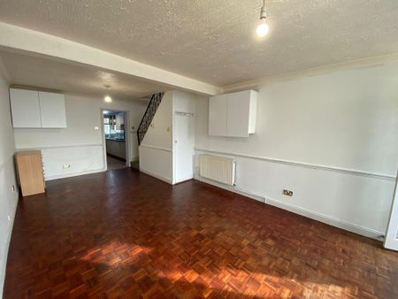 3 bedroom terraced house to rent - Photo 5