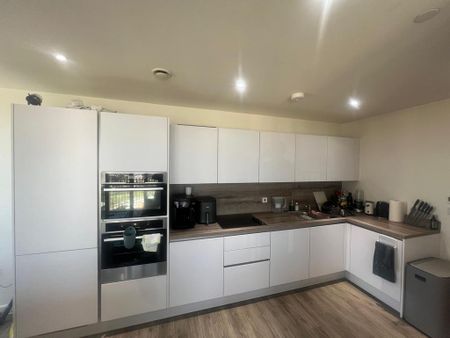 2 bedroom flat to rent - Photo 4