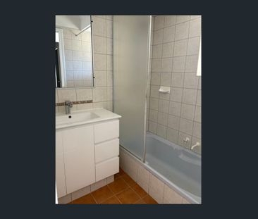 Recently painted & new flooring throughout - Photo 1