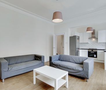 3 Bed Flat, Ormiston Grove, W12 - Photo 1