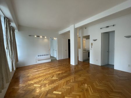 Renovated Character Apartment - Photo 2