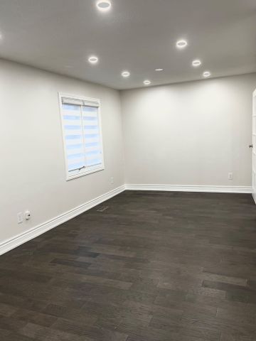 For Lease - 2380 Bridge Road, Oakville, Ontario - Photo 2