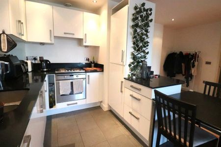 2 bedroom flat to rent - Photo 5