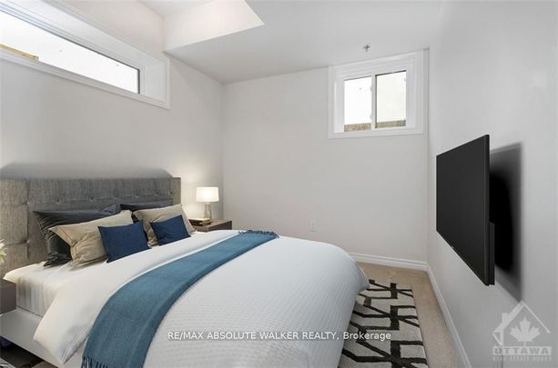 For Lease - 517 Takamose Private Road, Manor Park - Cardinal Glen and Area, Ontario - Photo 1