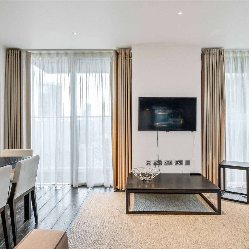 A luxuriously presented, 2 bedroom apartment situated on the 16th floor in the Heron development. - Photo 1