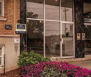 362 McArthur, Vanier South, Ottawa, ON - Photo 2