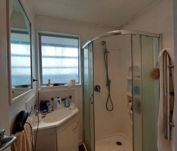 Three Bedroom Family home in Bell Block - Photo 3