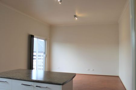 MODERN TOWNHOUSE PACKED WITH FEATURES! - Photo 3