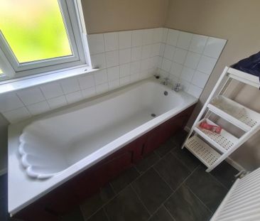 4 bedroom semi-detached house to rent - Photo 1