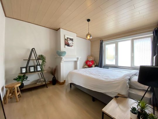 KNUSSE INSTAPKLARE RIJWONING MET TERRAS IN HET HARTJE VAN AARSELE - Photo 1