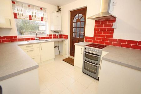 3 bedroom end of terrace house to rent - Photo 3