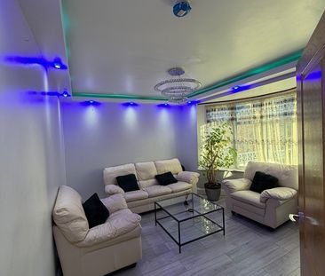 5 Bed Semi-Detached House, Newton Park View, LS7 - Photo 1