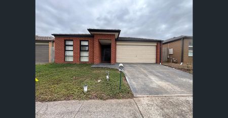 Spacious Family Home | 4 Bedrooms | 2 Bathrooms | Double Garage - Photo 2