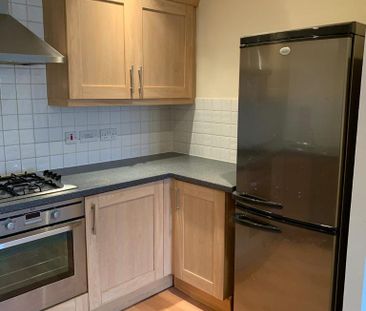 2 bedroom flat to rent - Photo 5