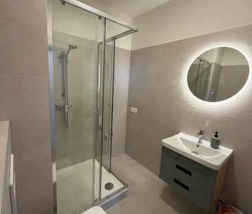 Moderný slnečný byt s veľkou strešnou terasou a výhľadom na Zobor –... – Fotografia 5