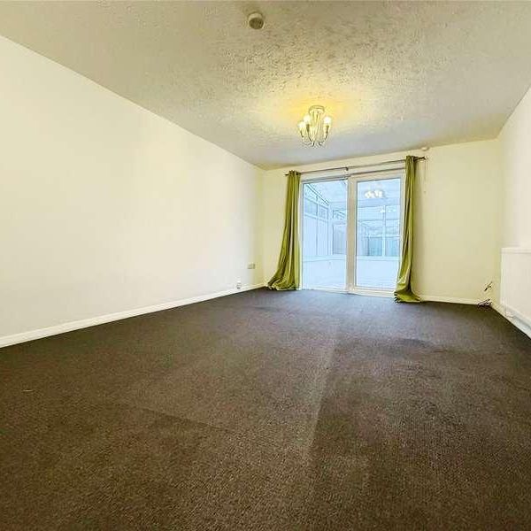 Islandsmead, Swindon, Wiltshire, SN3 - Photo 1