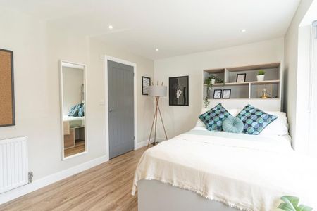 4 bedroom terraced house to rent - Photo 5