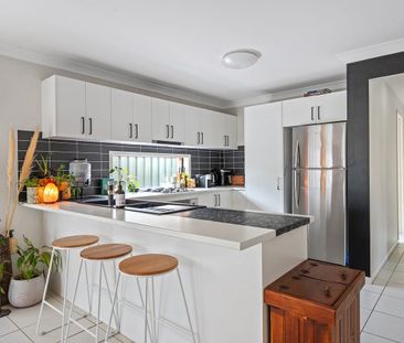 FAMILY HOME IN ASCOT - Photo 4