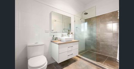 Classic Charm Meets Modern Comfort in the Heart of South Toowoomba - Photo 4