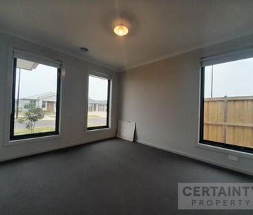 61 Tower St, Thornhill Park, Vic 3335 - Photo 6