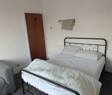 Room in a Shared House, Boundary Road, E13 - Photo 1