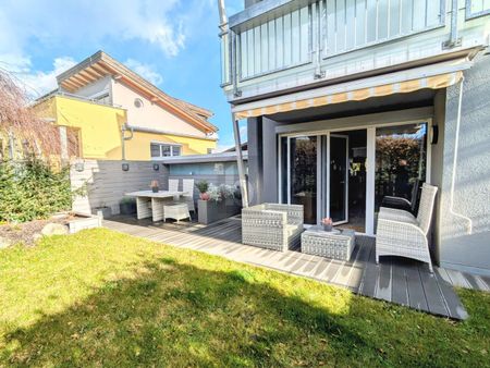 STADTNAH: FAMILIENPARADIES MIT GARTEN, 2 TERRASSEN & BALKON IN BERGIDYLLE - Photo 2