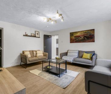 6 bedroom flat to rent - Photo 2