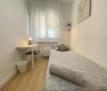 Calle de Sierra Carbonera, Madrid, Community of Madrid 28053 - Photo 3