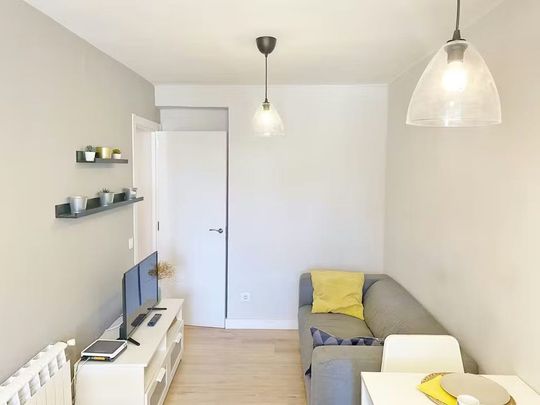 Calle de Benidorm, Madrid, Community of Madrid 28017 - Foto 1