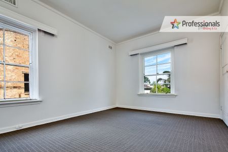 5/39 Eildon Road, St Kilda VIC 3182 - Photo 3