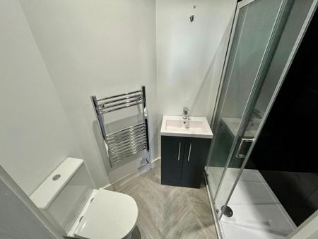 1 bedroom in a house share to rent - Photo 5